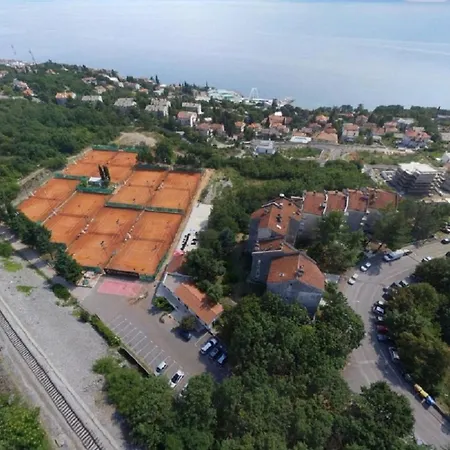 Illaria Apartment